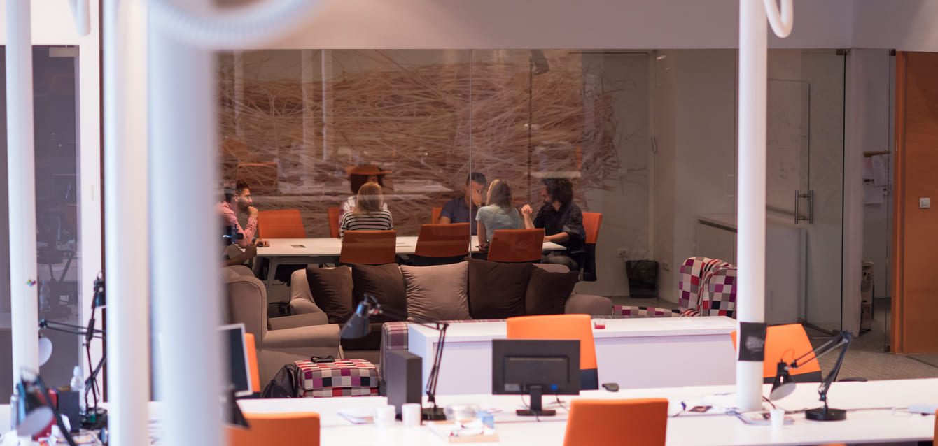 kentra-exypiretisis-politon